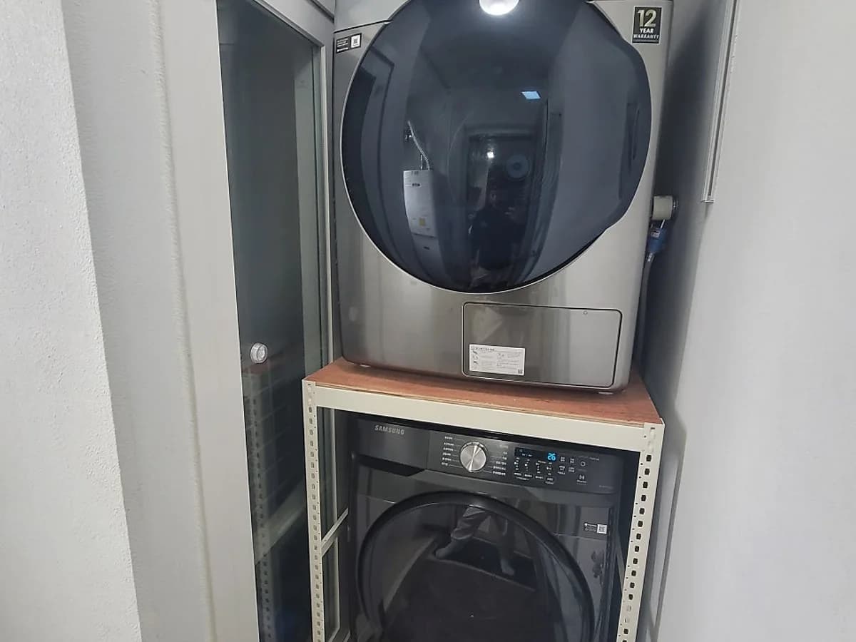 좁은 세탁실에 건조기 올리기 작업 후