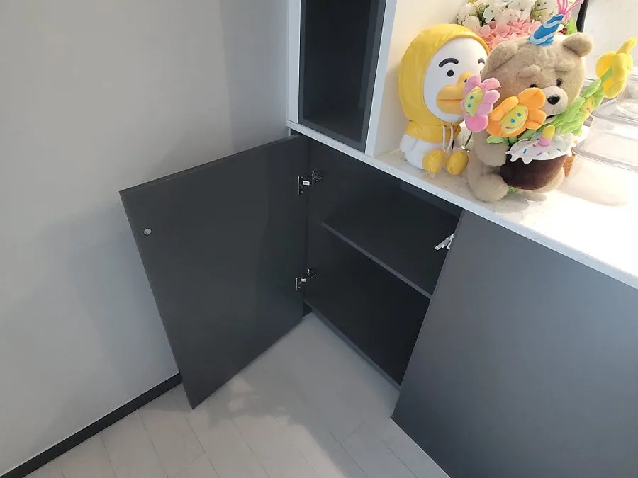 하부 서랍장을 리폼해 로봇청소기 자리를 만들었습니다 작업 전